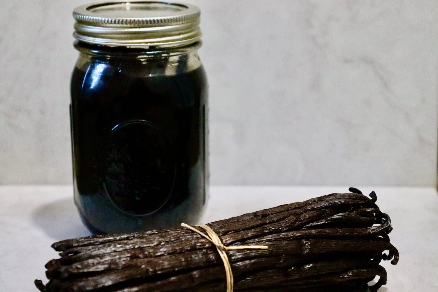 EXTRA LARGE Organic Madagascar Gourmet Vanilla Beans - Fresh & Prime Grade B Bourbon Planifolia for Vanilla Extract and Baking Cooking